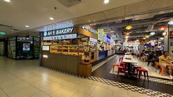 Lucky Plaza (D9), Retail #540199101